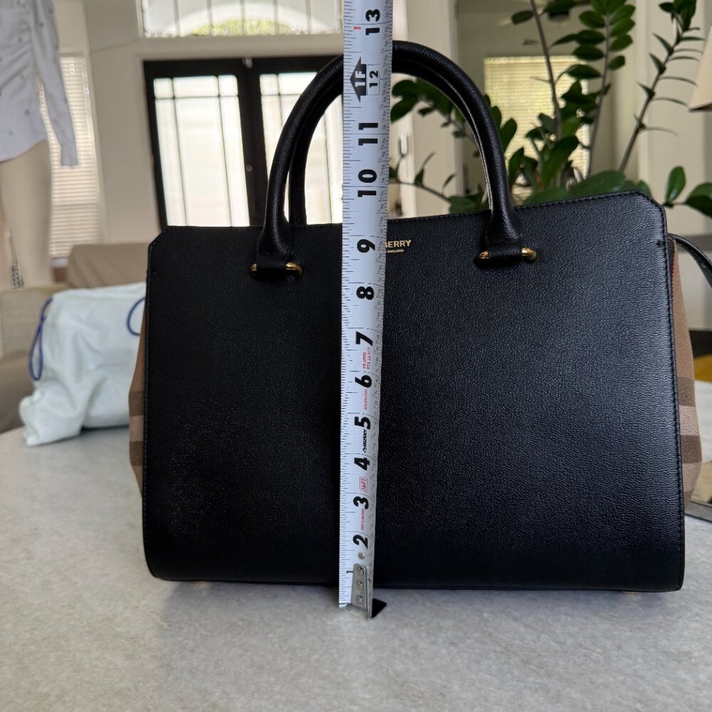 Burberry Banwell Black Leather Shoulder Bag Handbag - Picture 15 of 16